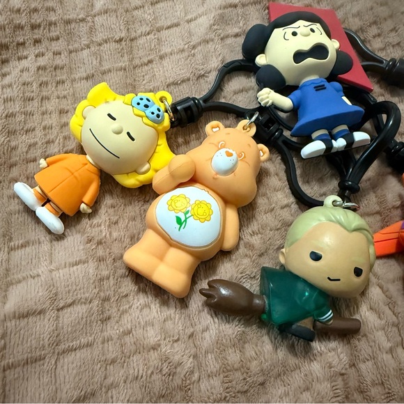 Miscellaneous Character Keychains/Magnet - Picture 2 of 7
